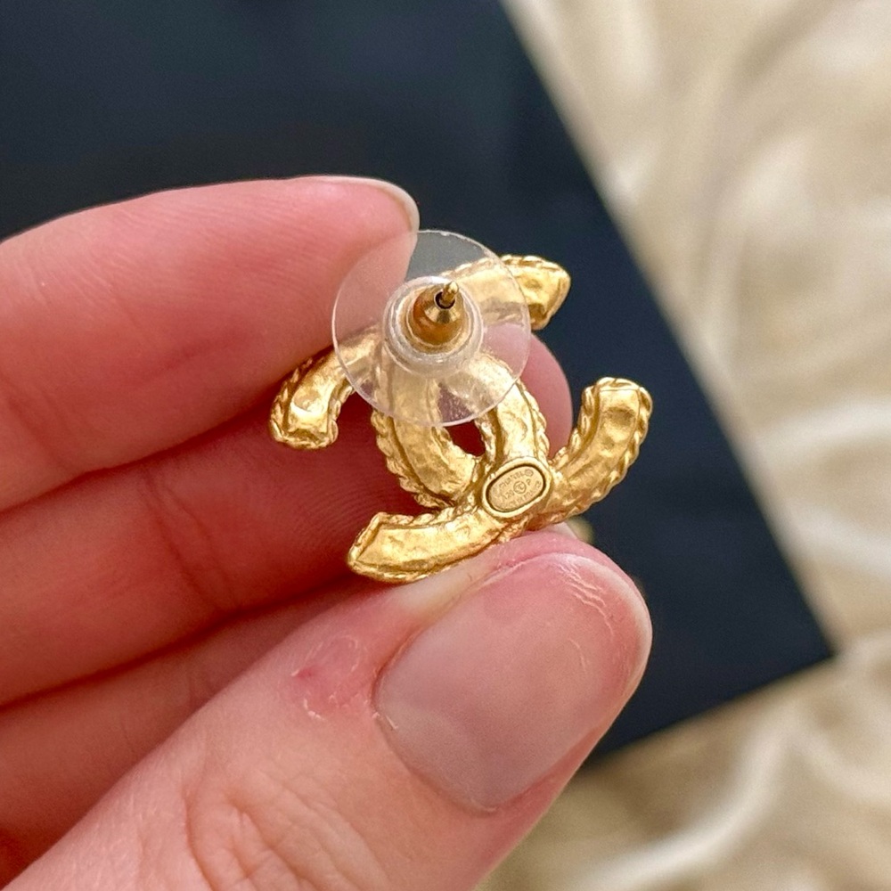 Chanel 2020 Crystal Gold CC Earrings - Picture 5 of 6